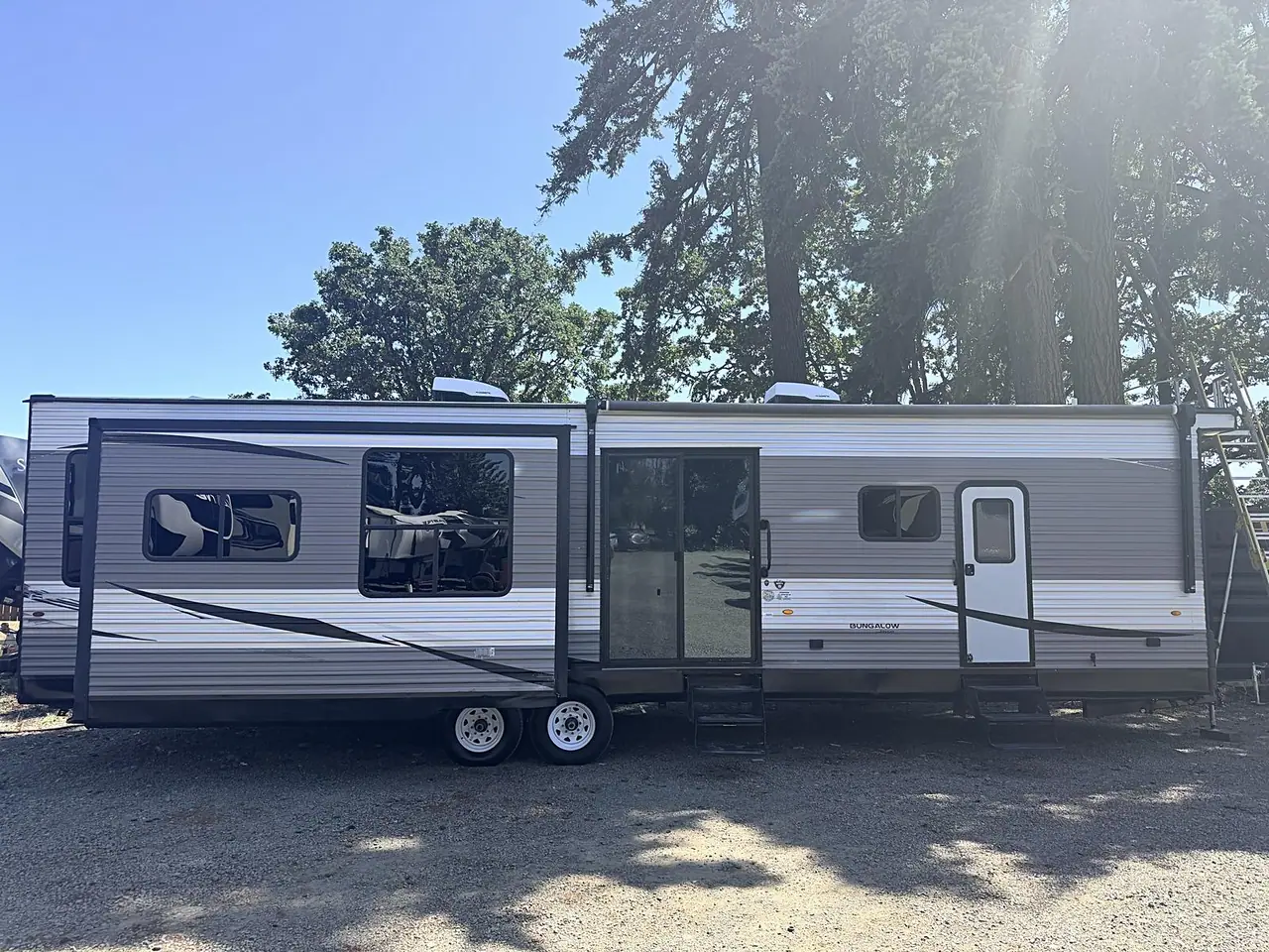 2020 JAYCO 40' DESTINATION TRAILER - 1.5 BATHROOM for sale at The RV Barn in Sweet Home, Oregon