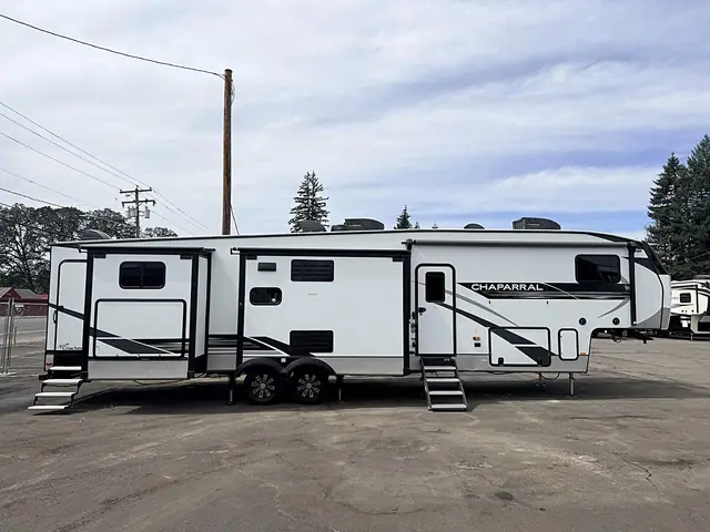 2022 COACHMEN CHAPARRAL - 2 BEDROOM - 2 BATHROOM -- 42' 5TH WHEEL RV for sale at The RV Barn in Sweet Home, Oregon