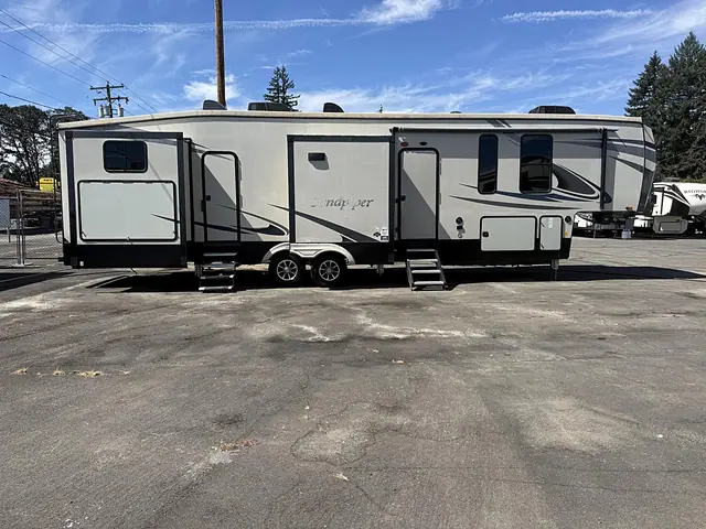 2021 FOREST RIVER SANDPIPER 384QB0K -- 2 BEDROOM for sale at The RV Barn in Sweet Home, Oregon