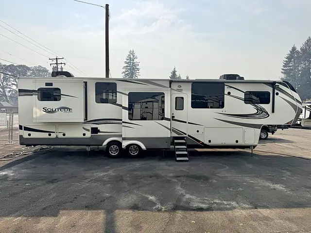 2020 GRAND DESIGN SOLITUDE -- HUGE REAR KITCHEN -- 41' 5TH WHEEL for sale at The RV Barn in Sweet Home, Oregon